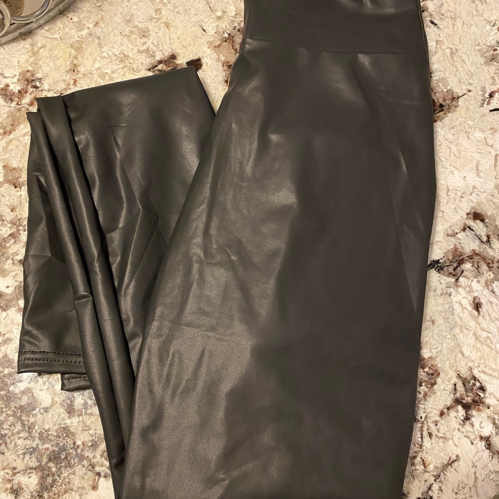 Fashion nova leather leggings
